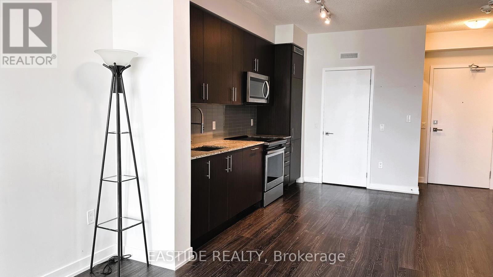Photo 6 of 1019 4055 Parkside Village Drive, Mississauga ON