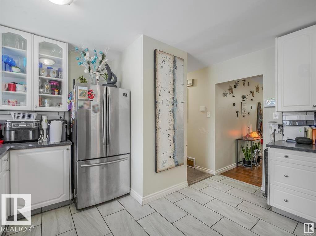 Photo 6 of 9524 129 A Av Nw, Edmonton AB