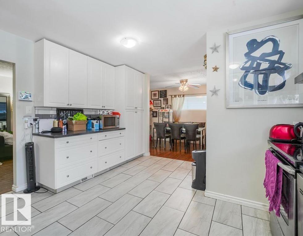 Photo 4 of 9524 129 A Av Nw, Edmonton AB