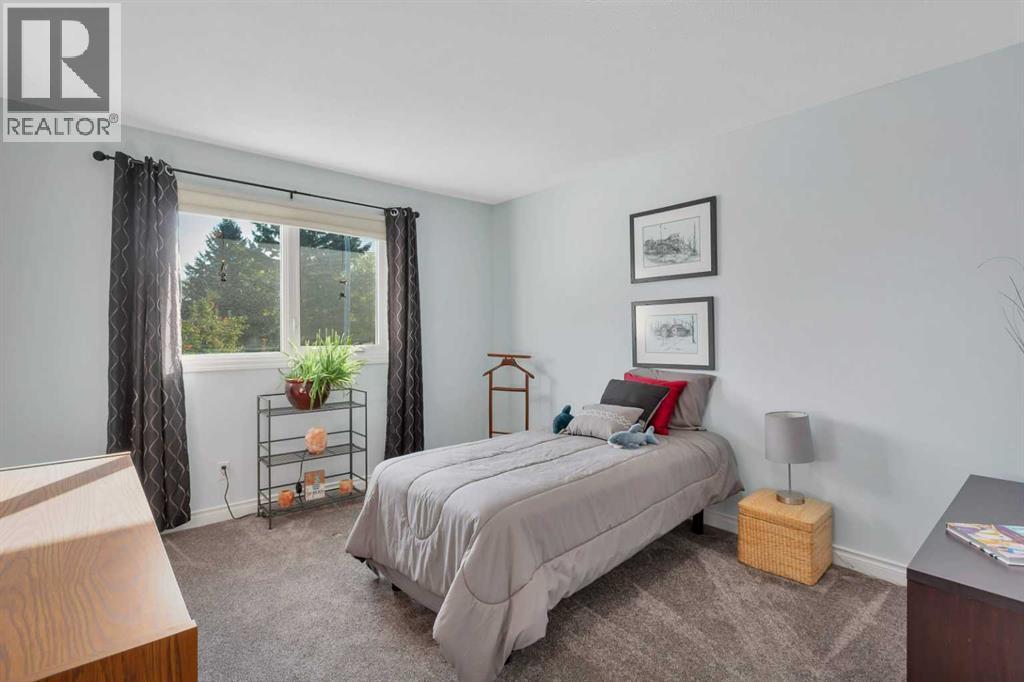 Photo 22 of 56 Lakeview Crescent, Sylvan Lake AB