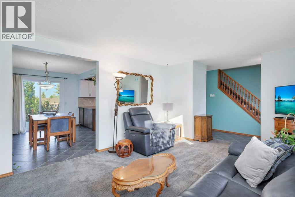 Photo 7 of 56 Lakeview Crescent, Sylvan Lake AB