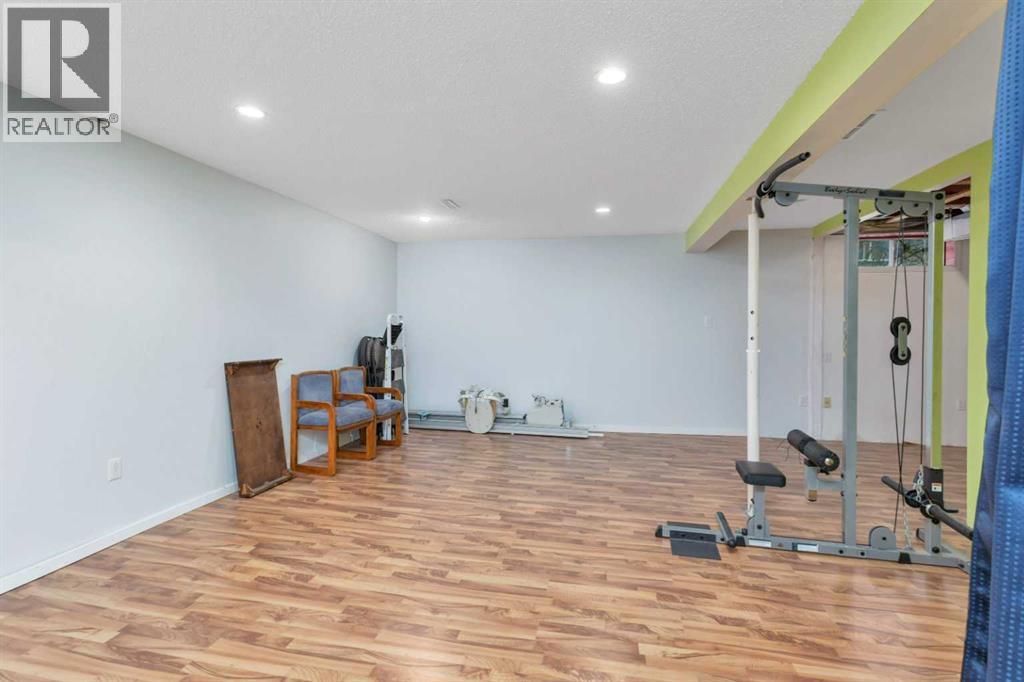 Photo 29 of 56 Lakeview Crescent, Sylvan Lake AB