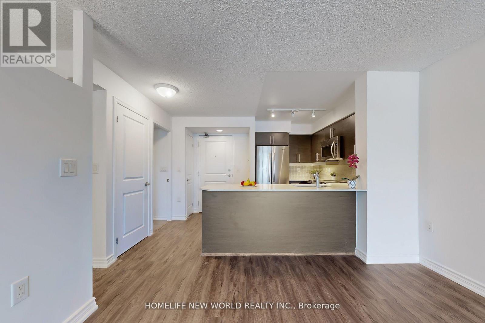 Photo 8 of 714 125 Western Battery Road, Toronto ON