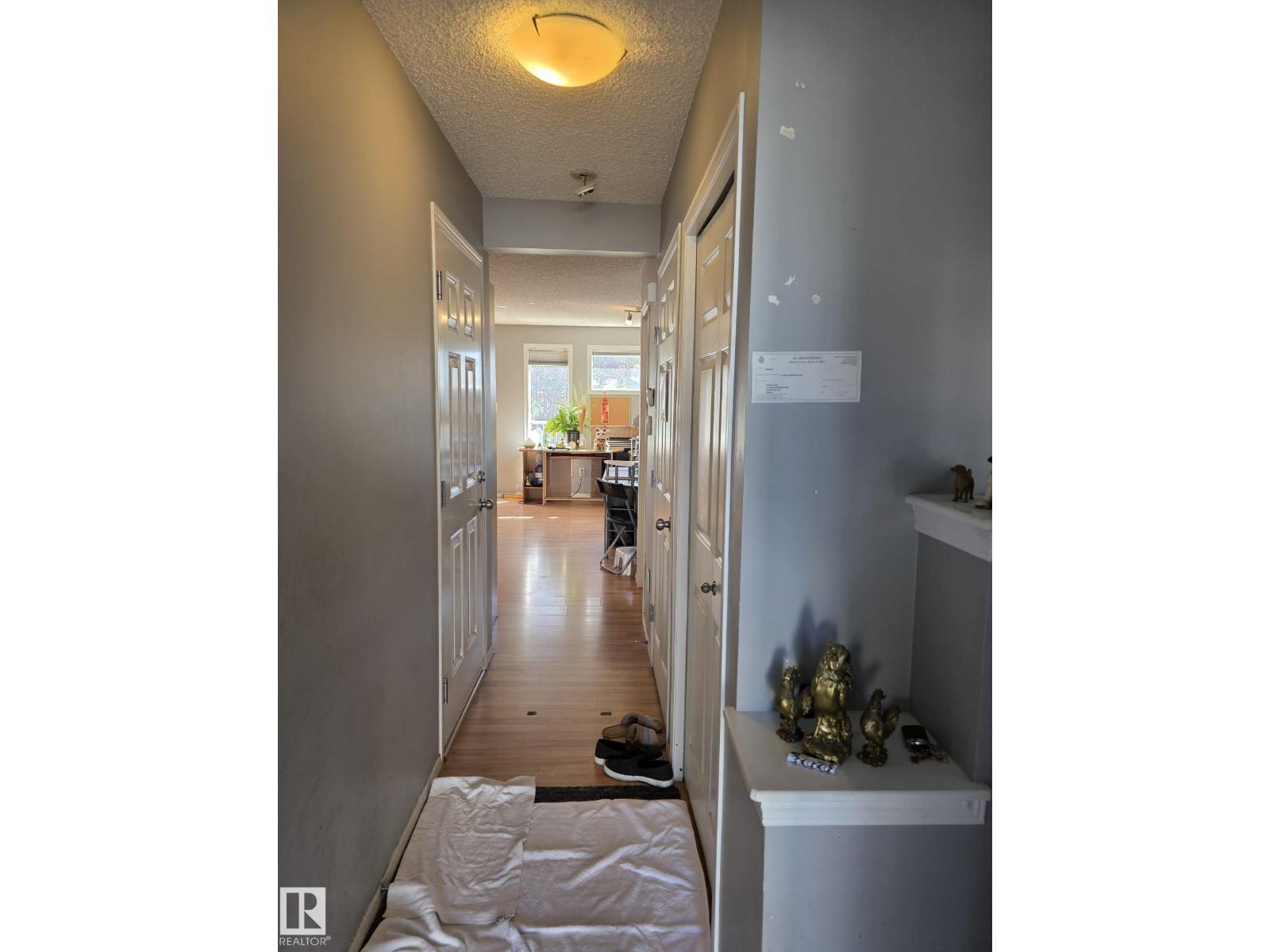 Photo 4 of 11 6304 Sandin Wy Nw, Edmonton AB