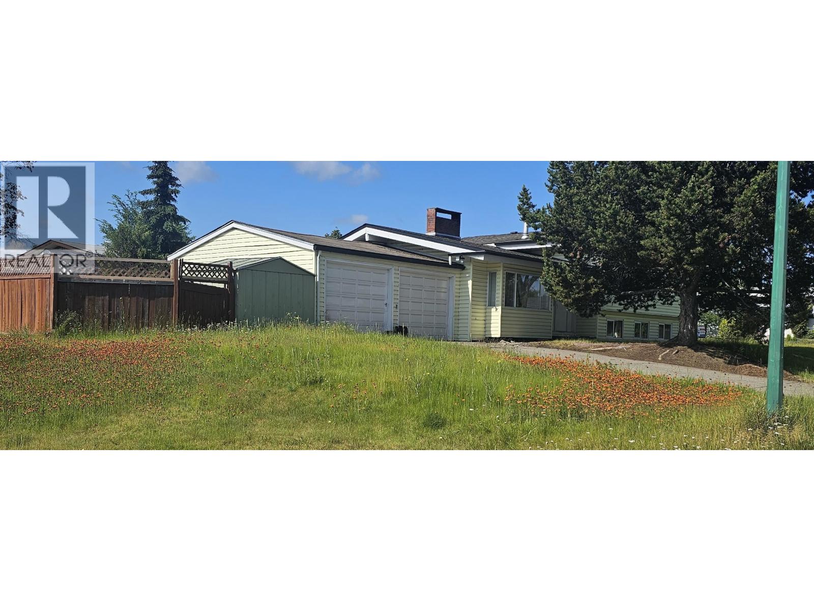 Photo 2 of 1207 Garvin Street, Prince George BC