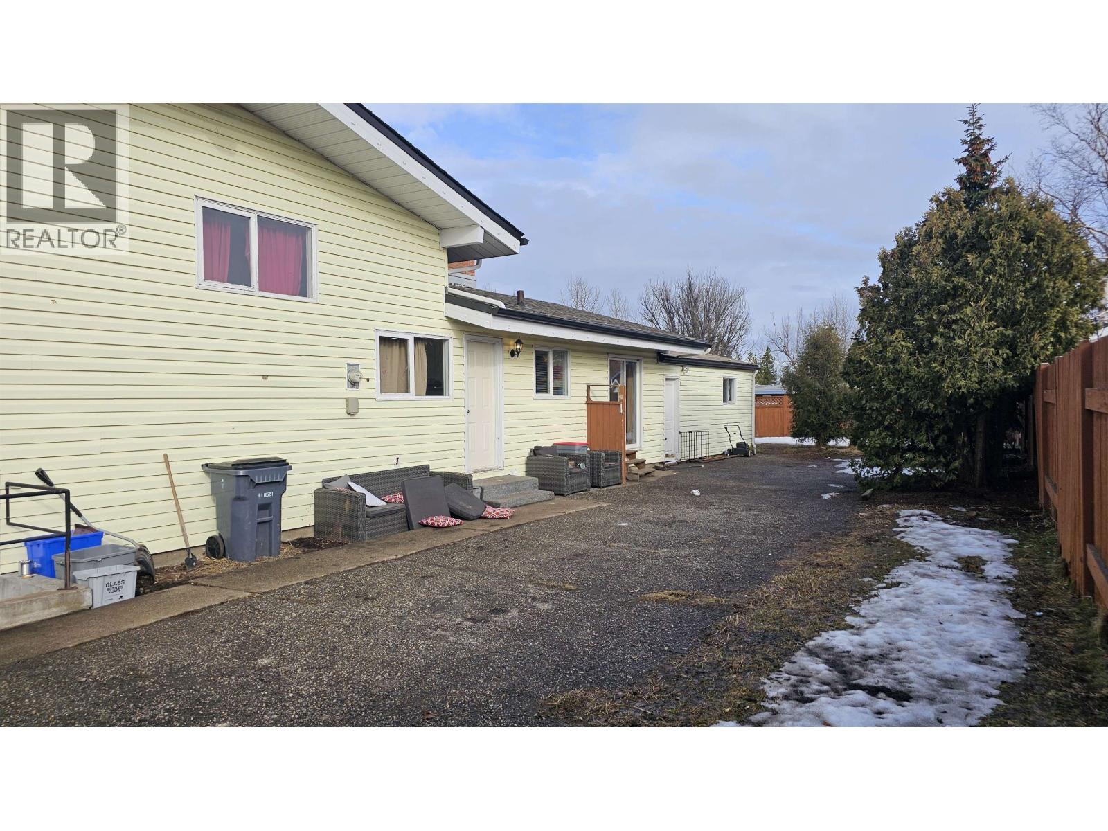 Photo 6 of 1207 Garvin Street, Prince George BC