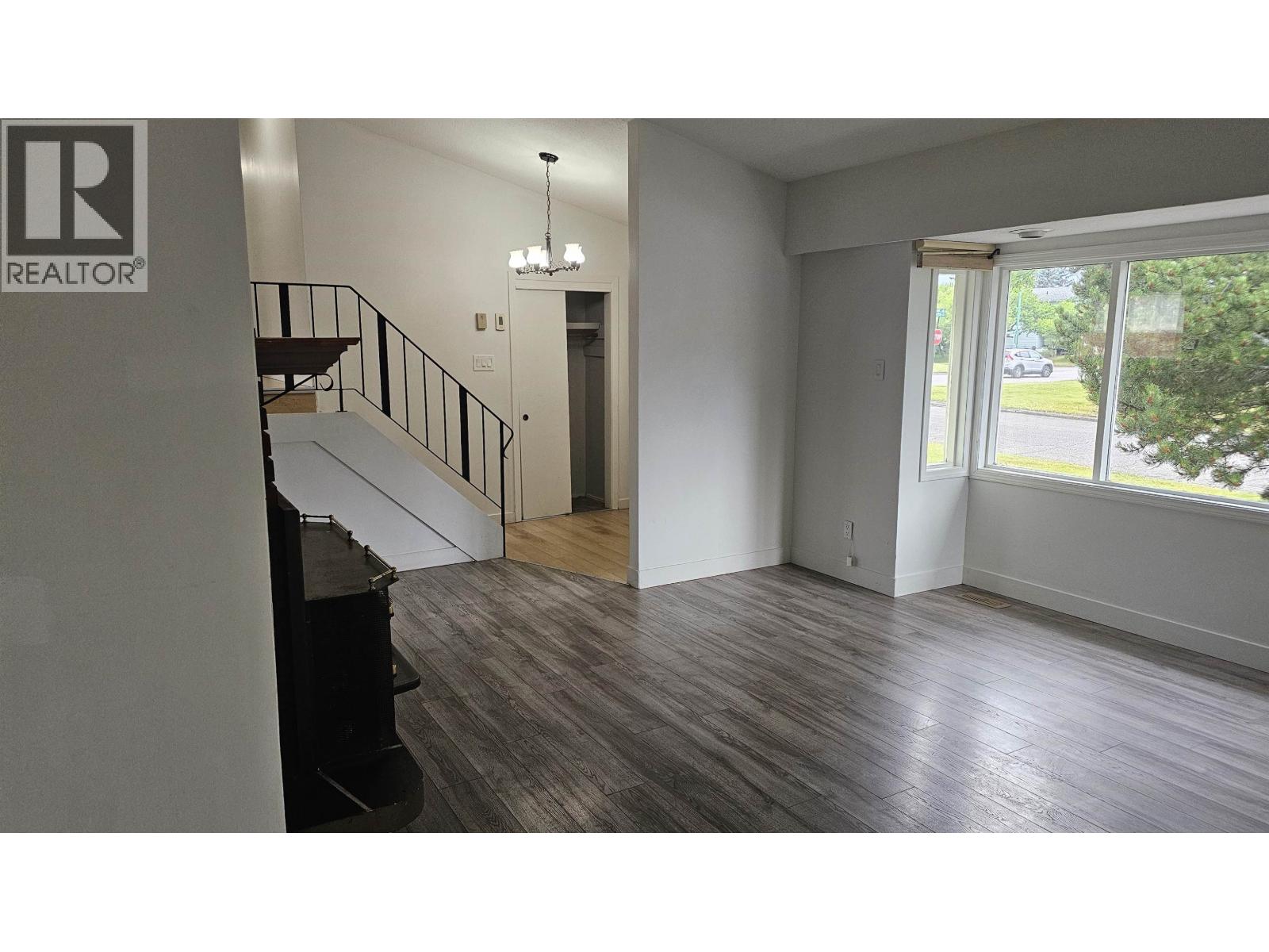 Photo 11 of 1207 Garvin Street, Prince George BC