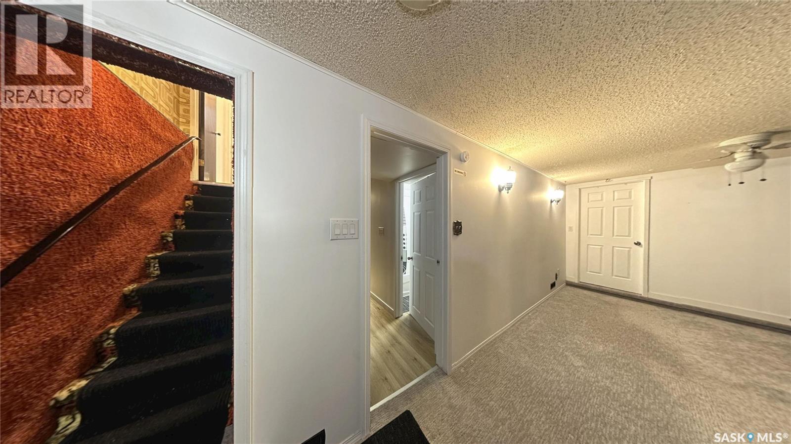 Photo 18 of 41 Cartier Crescent, Saskatoon SK