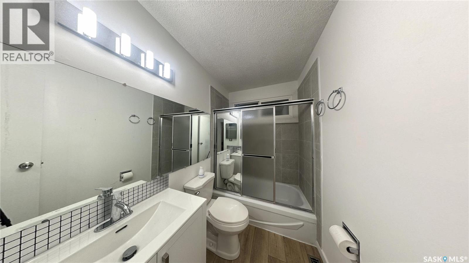 Photo 12 of 41 Cartier Crescent, Saskatoon SK