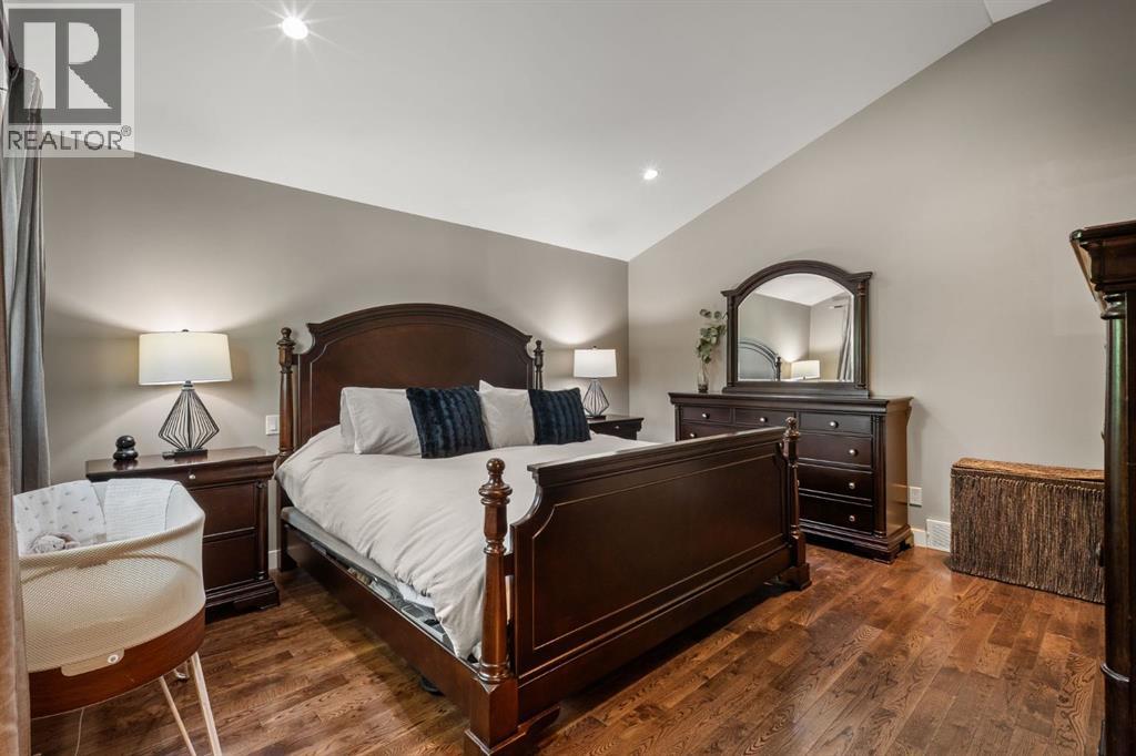 Photo 24 of 50 Glenfield Road Sw, Calgary AB