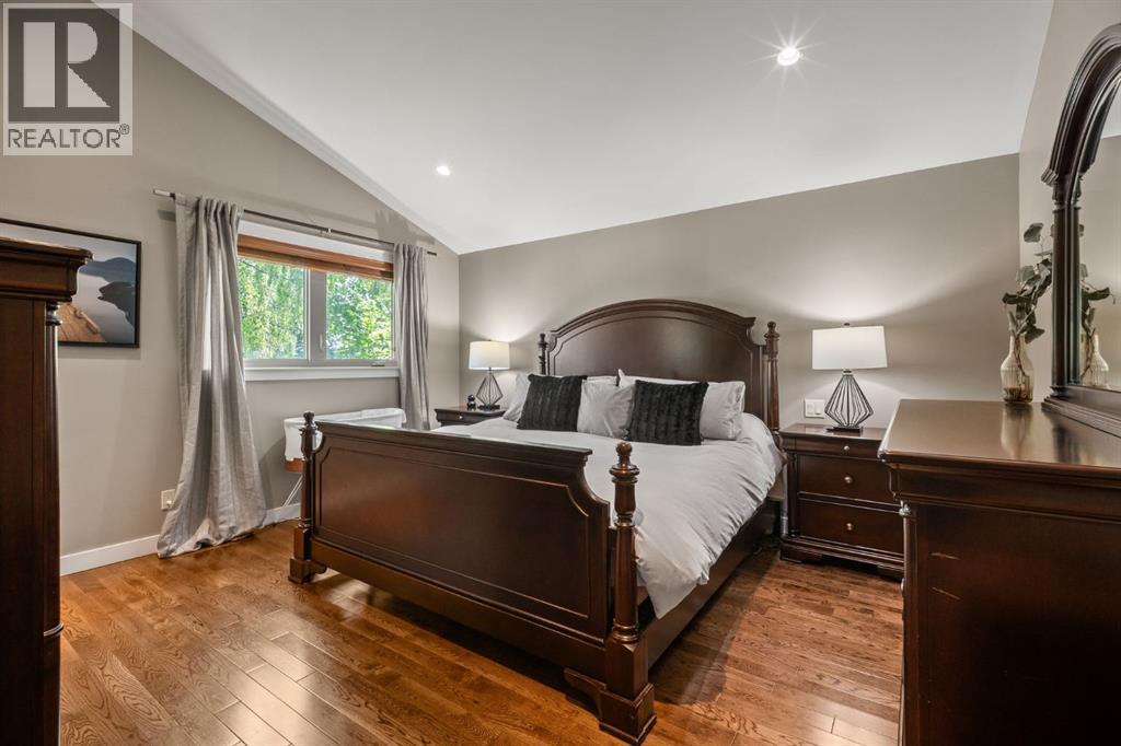 Photo 21 of 50 Glenfield Road Sw, Calgary AB