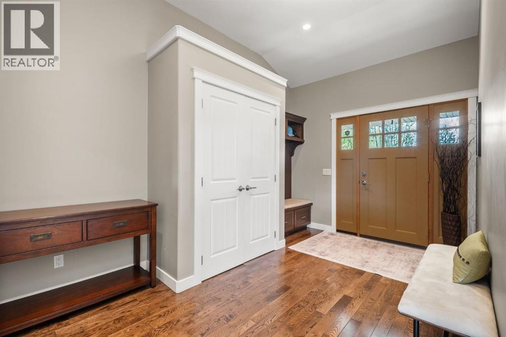 Photo 4 of 50 Glenfield Road Sw, Calgary AB