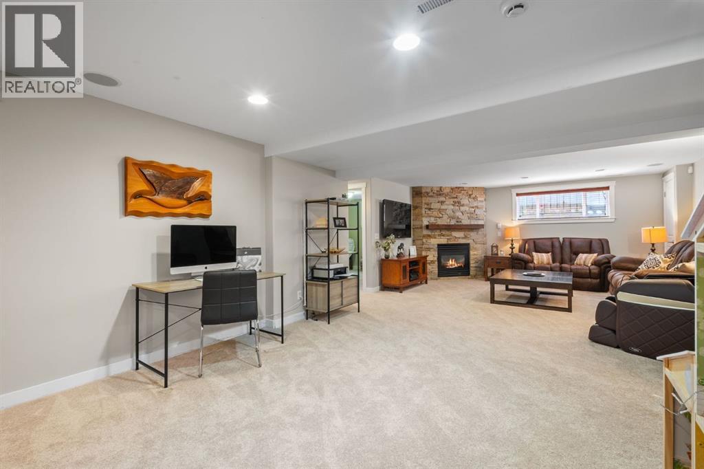 Photo 35 of 50 Glenfield Road Sw, Calgary AB