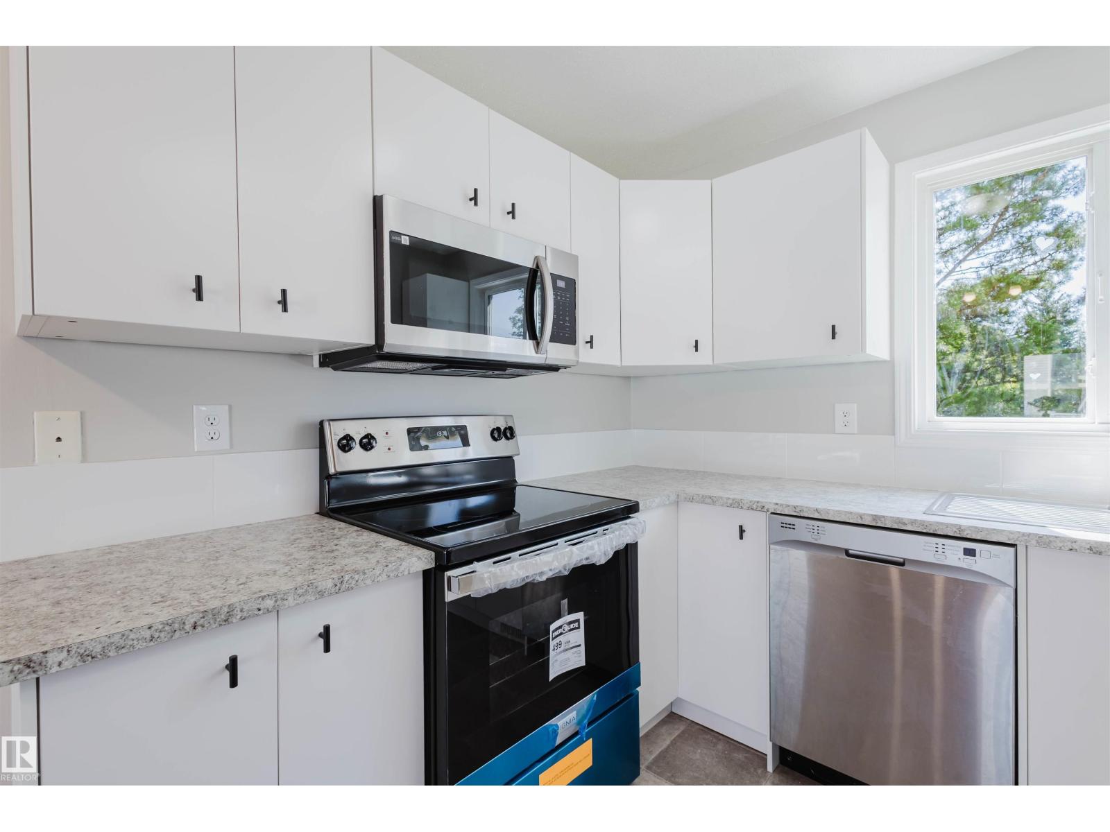 Photo 1 of 18160 81 Av Nw, Edmonton AB