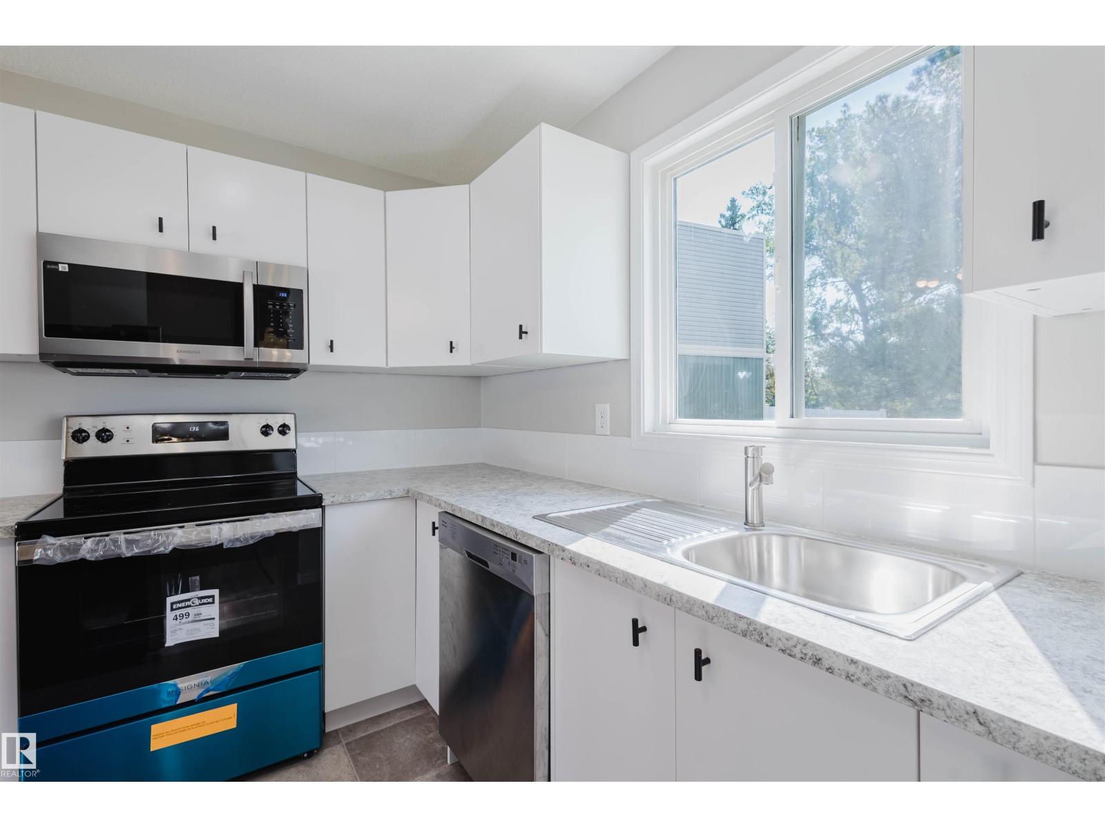Photo 11 of 18160 81 Av Nw, Edmonton AB