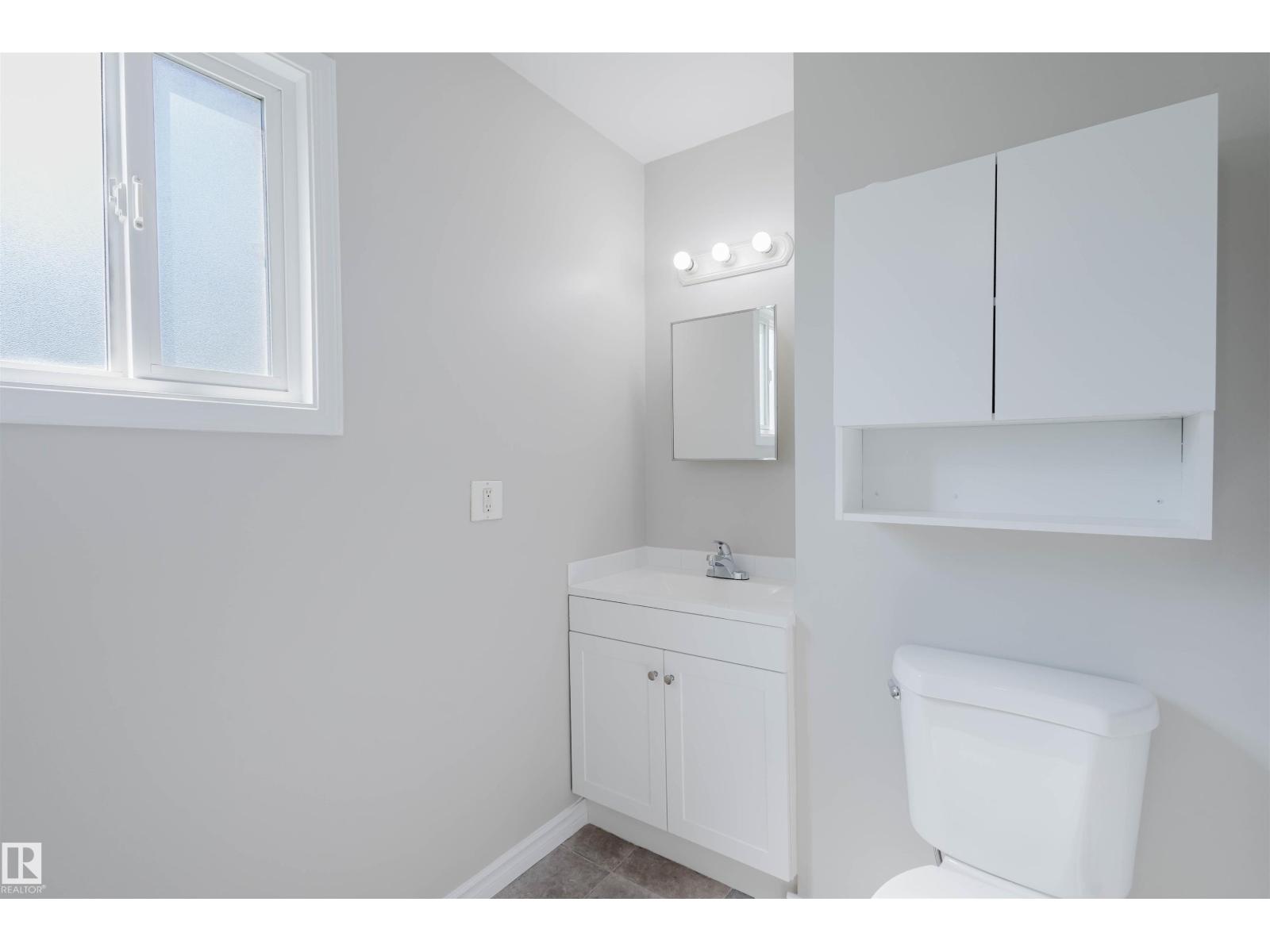 Photo 17 of 18160 81 Av Nw, Edmonton AB