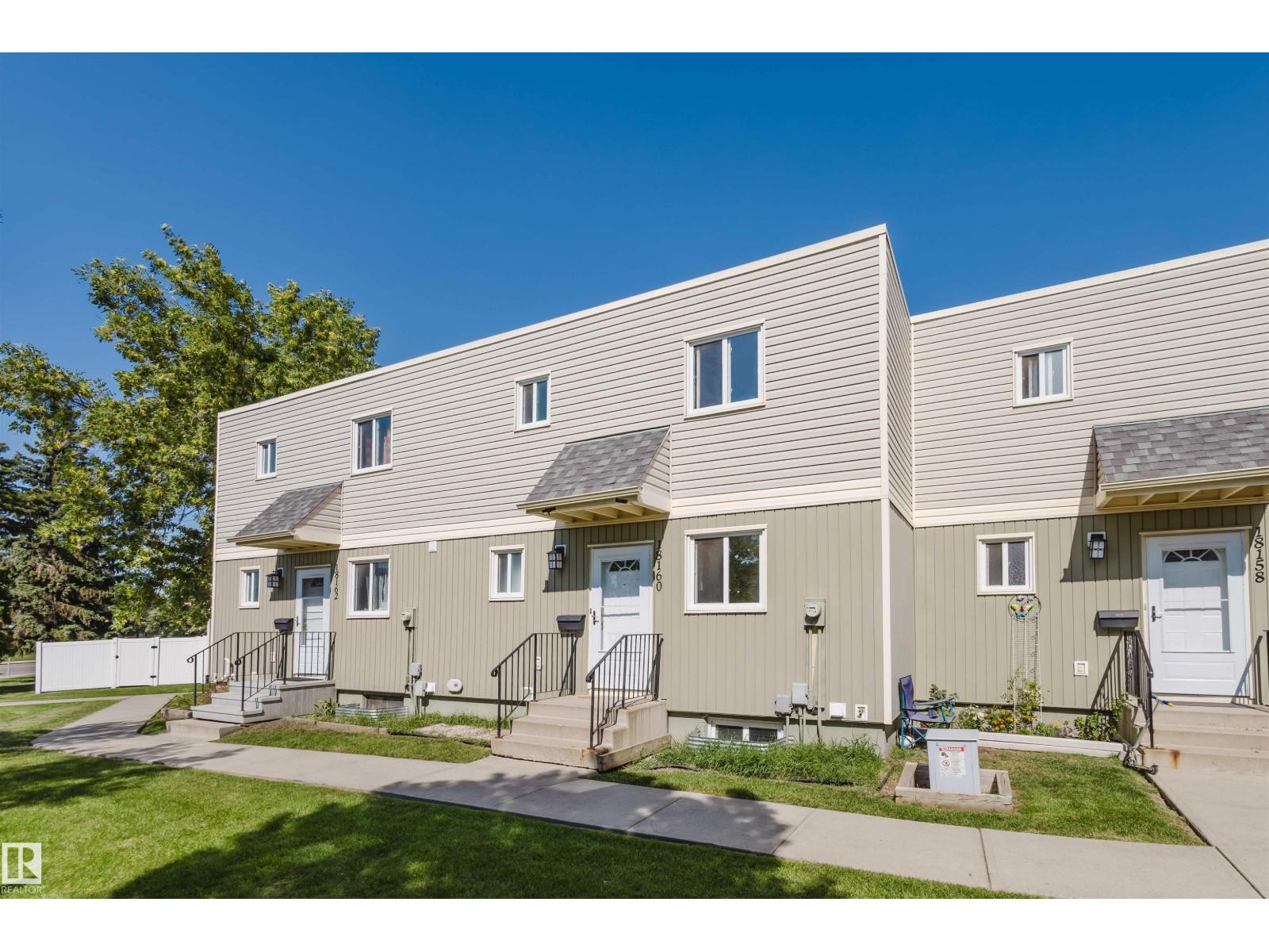 Photo 3 of 18160 81 Av Nw, Edmonton AB