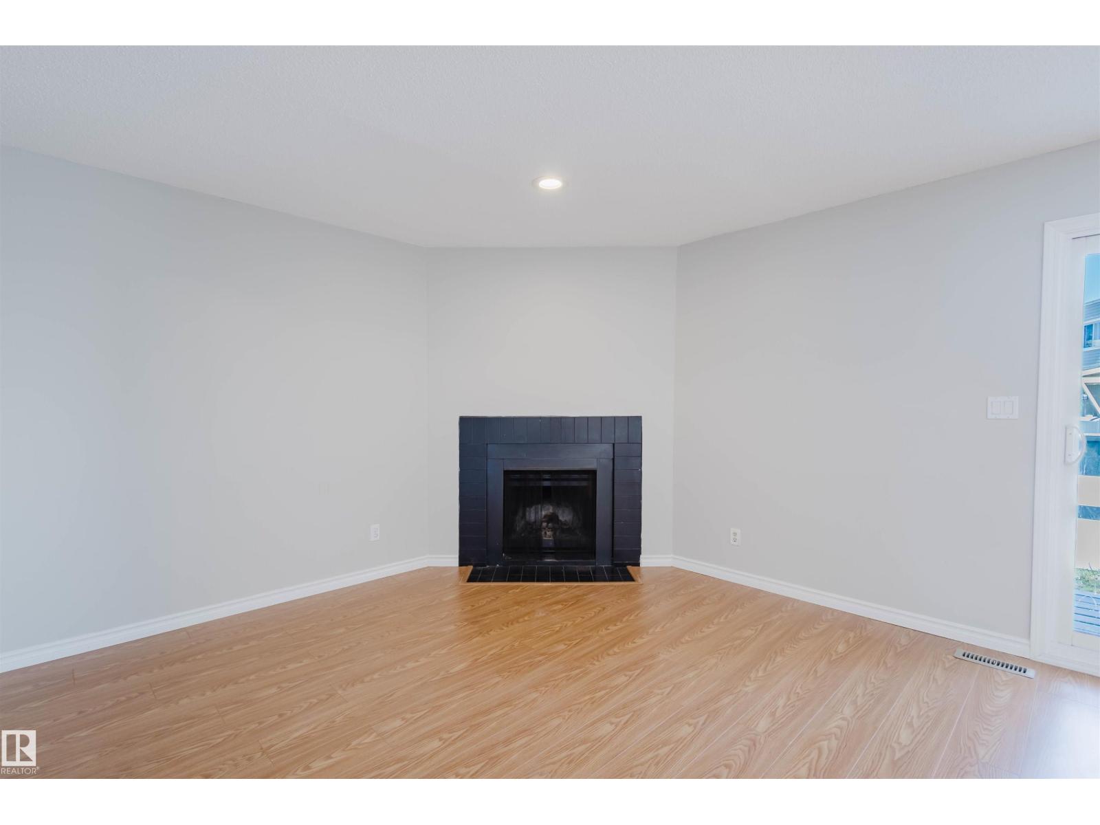 Photo 8 of 18160 81 Av Nw, Edmonton AB
