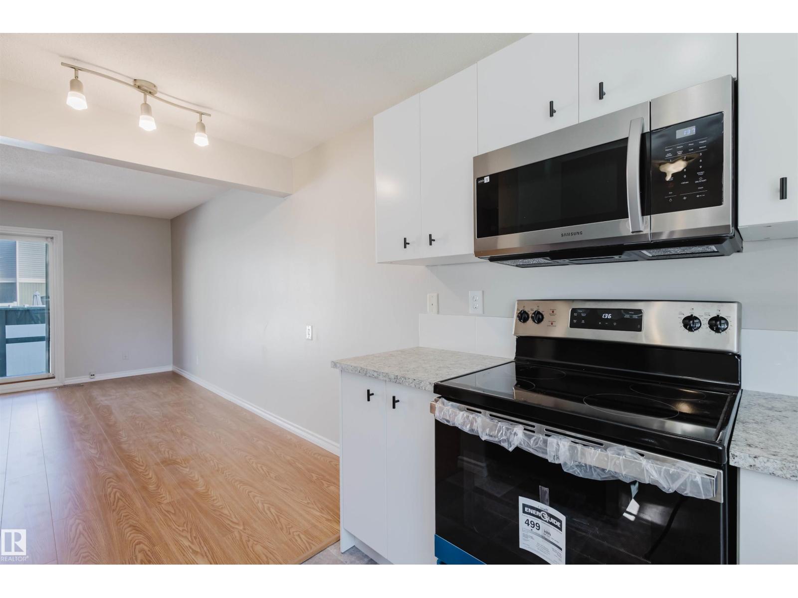 Photo 9 of 18160 81 Av Nw, Edmonton AB