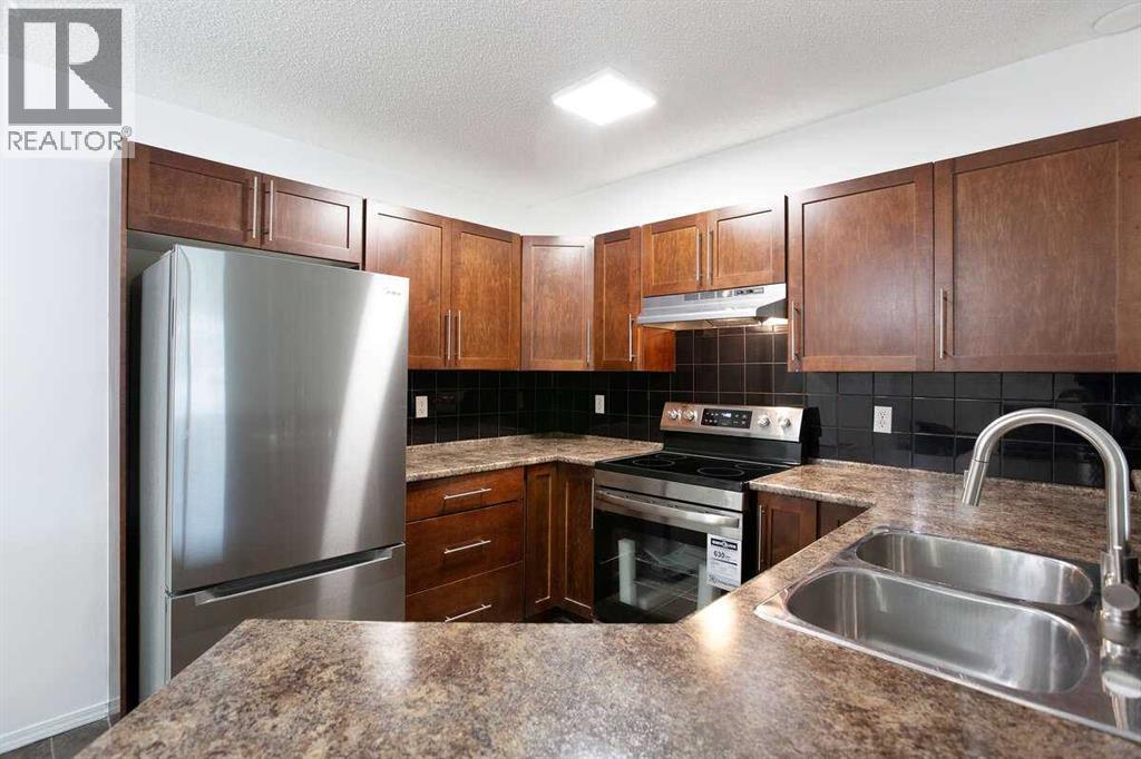 Photo 10 of 3105 60 Panatella Street Nw, Calgary AB