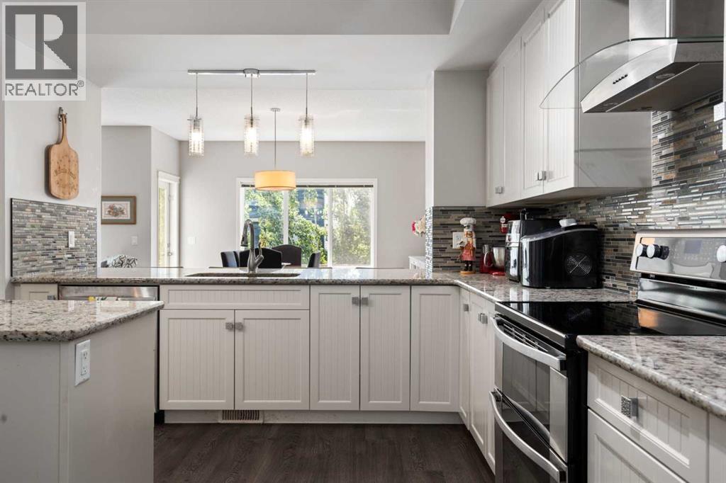 Photo 11 of 77 Copperpond Street Se, Calgary AB