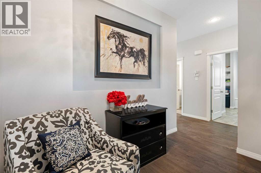 Photo 3 of 77 Copperpond Street Se, Calgary AB