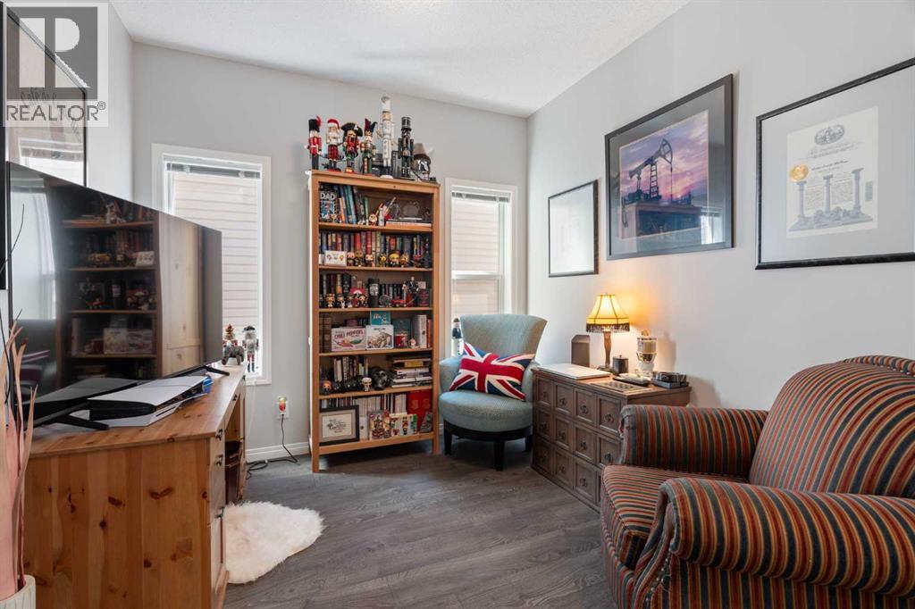 Photo 14 of 77 Copperpond Street Se, Calgary AB