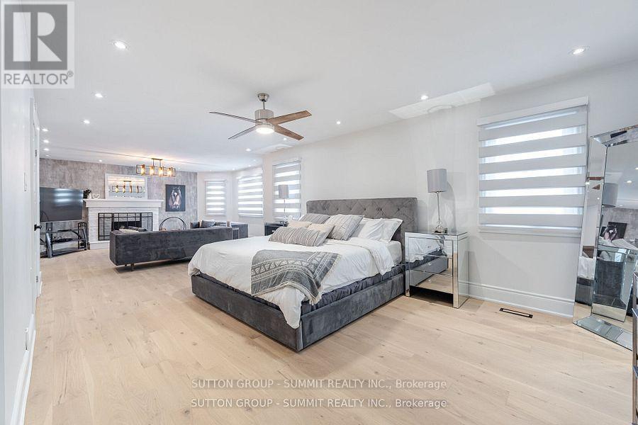 Photo 18 of 4508 Credit Pointe Drive, Mississauga ON