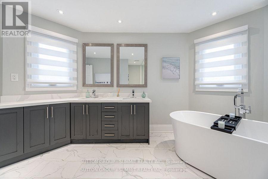 Photo 22 of 4508 Credit Pointe Drive, Mississauga ON