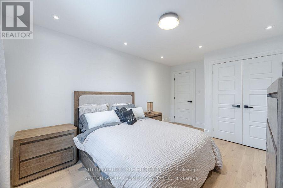 Photo 24 of 4508 Credit Pointe Drive, Mississauga ON