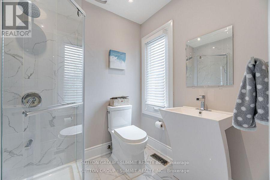 Photo 30 of 4508 Credit Pointe Drive, Mississauga ON
