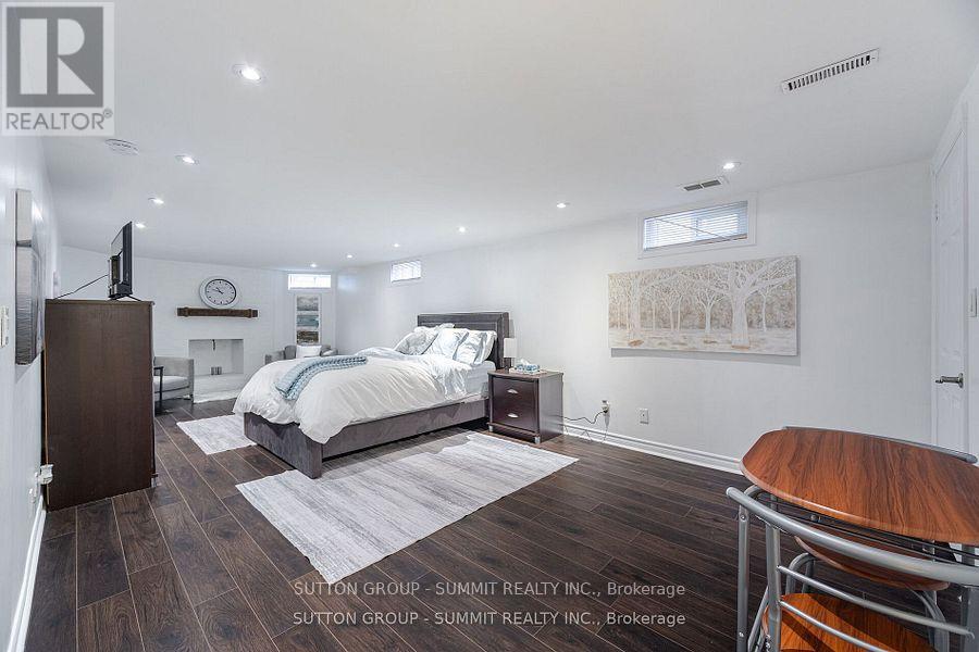 Photo 33 of 4508 Credit Pointe Drive, Mississauga ON