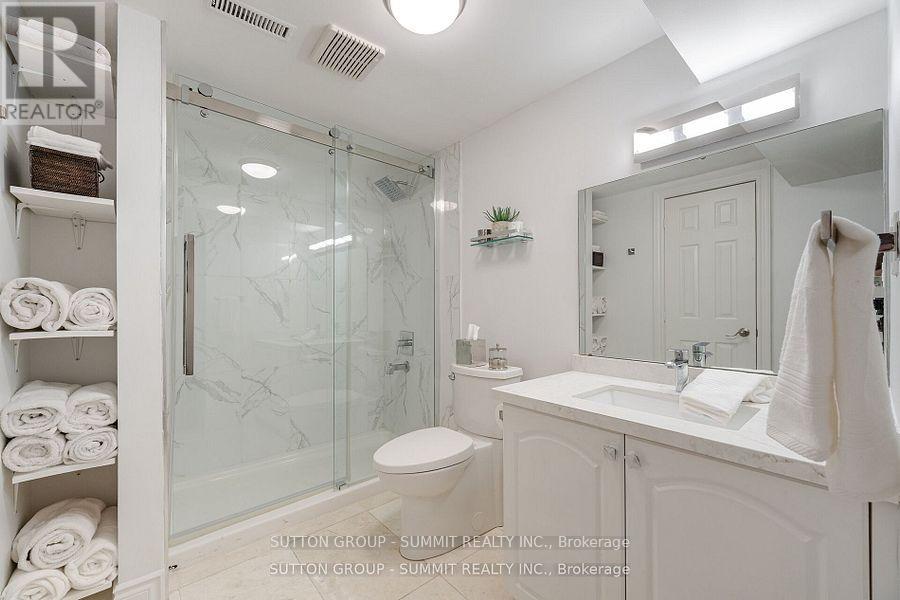 Photo 35 of 4508 Credit Pointe Drive, Mississauga ON