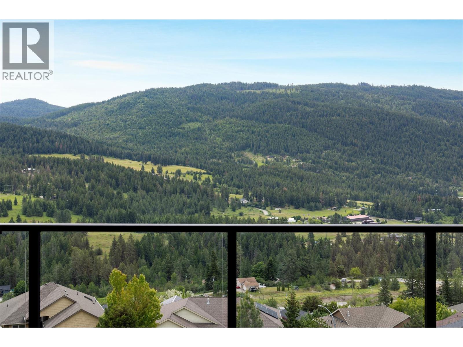 Photo 8 of 7221 Silver Ridge Drive, Vernon BC