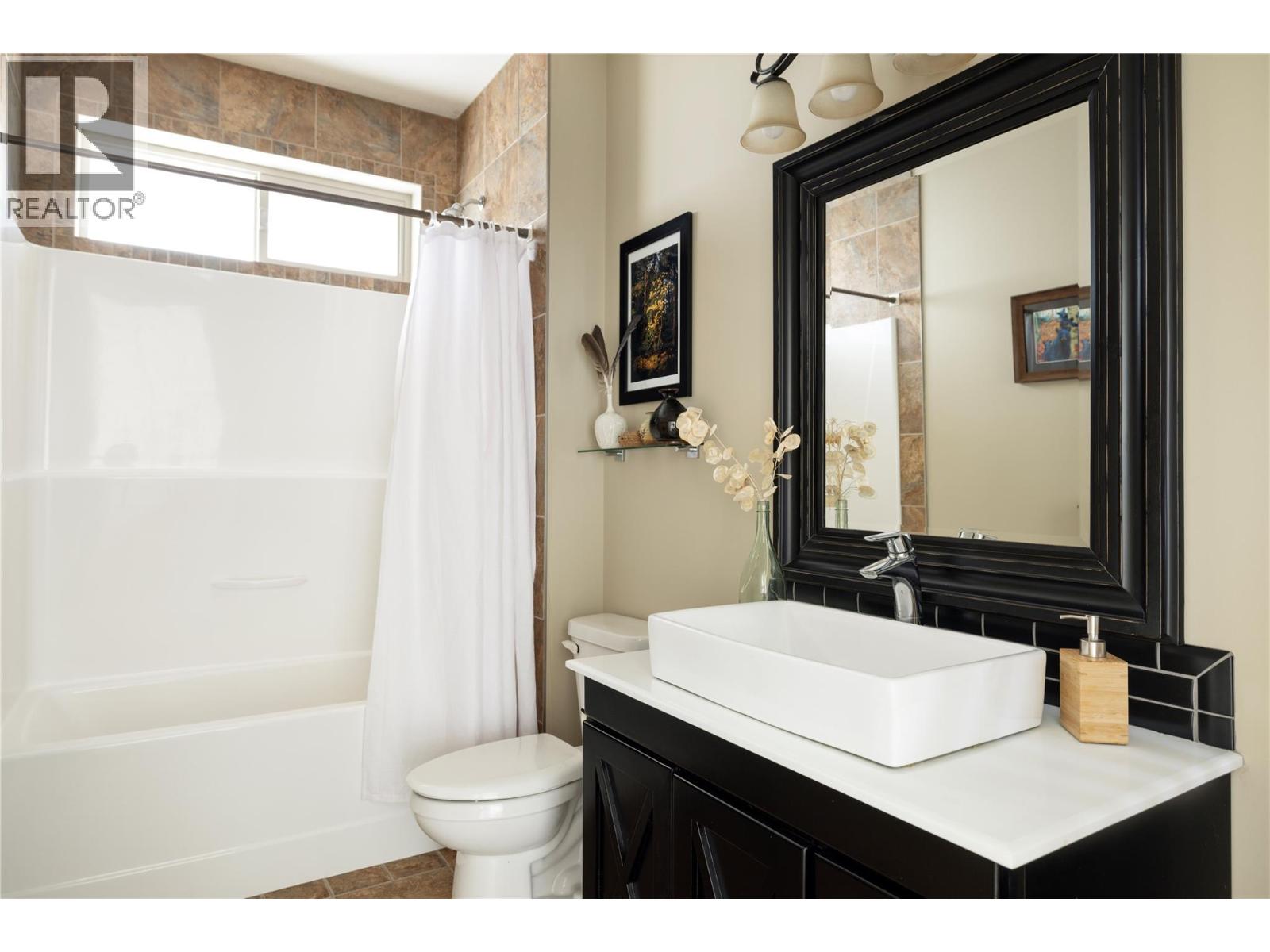 Photo 16 of 7221 Silver Ridge Drive, Vernon BC