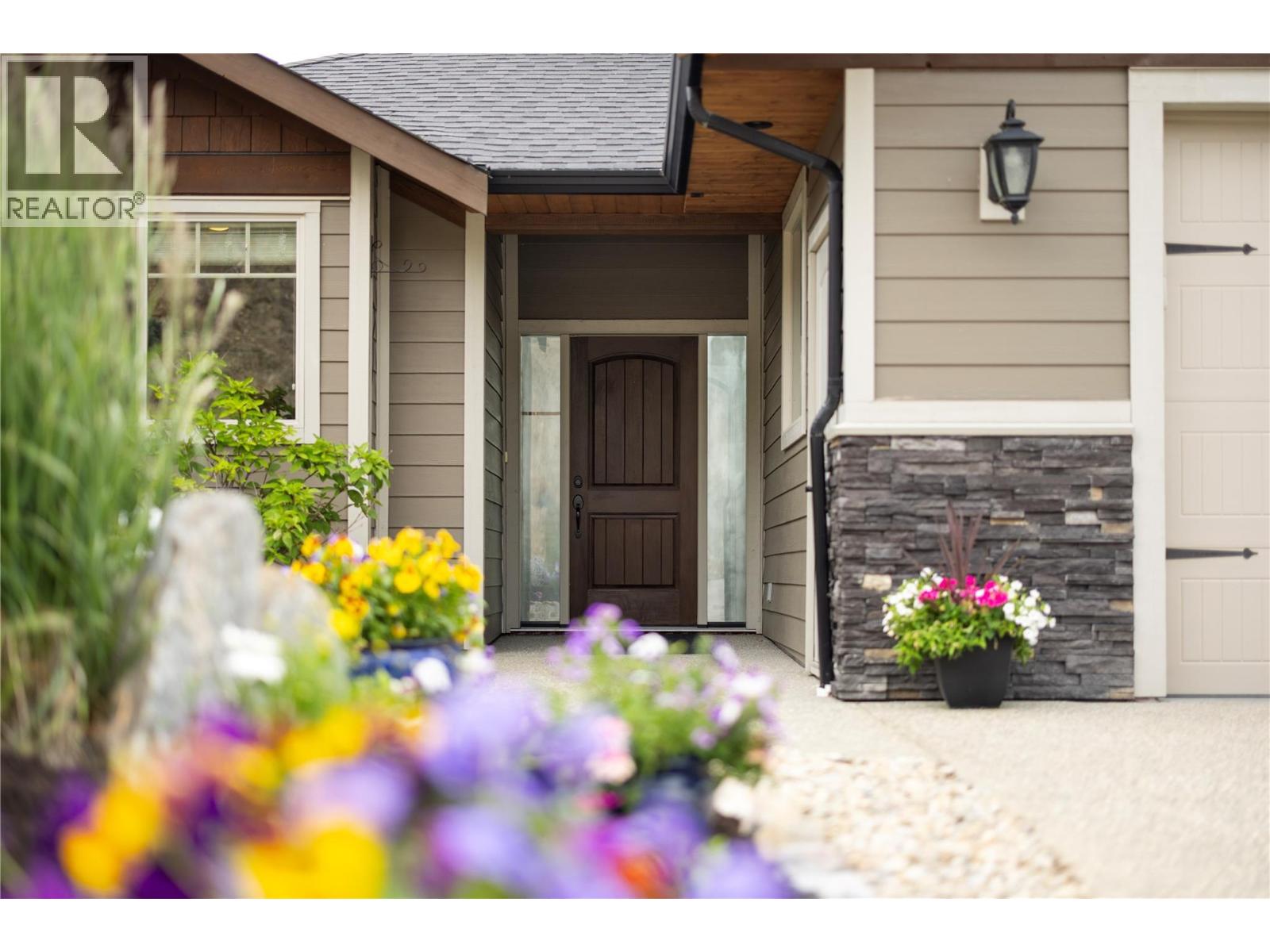 Photo 9 of 7221 Silver Ridge Drive, Vernon BC