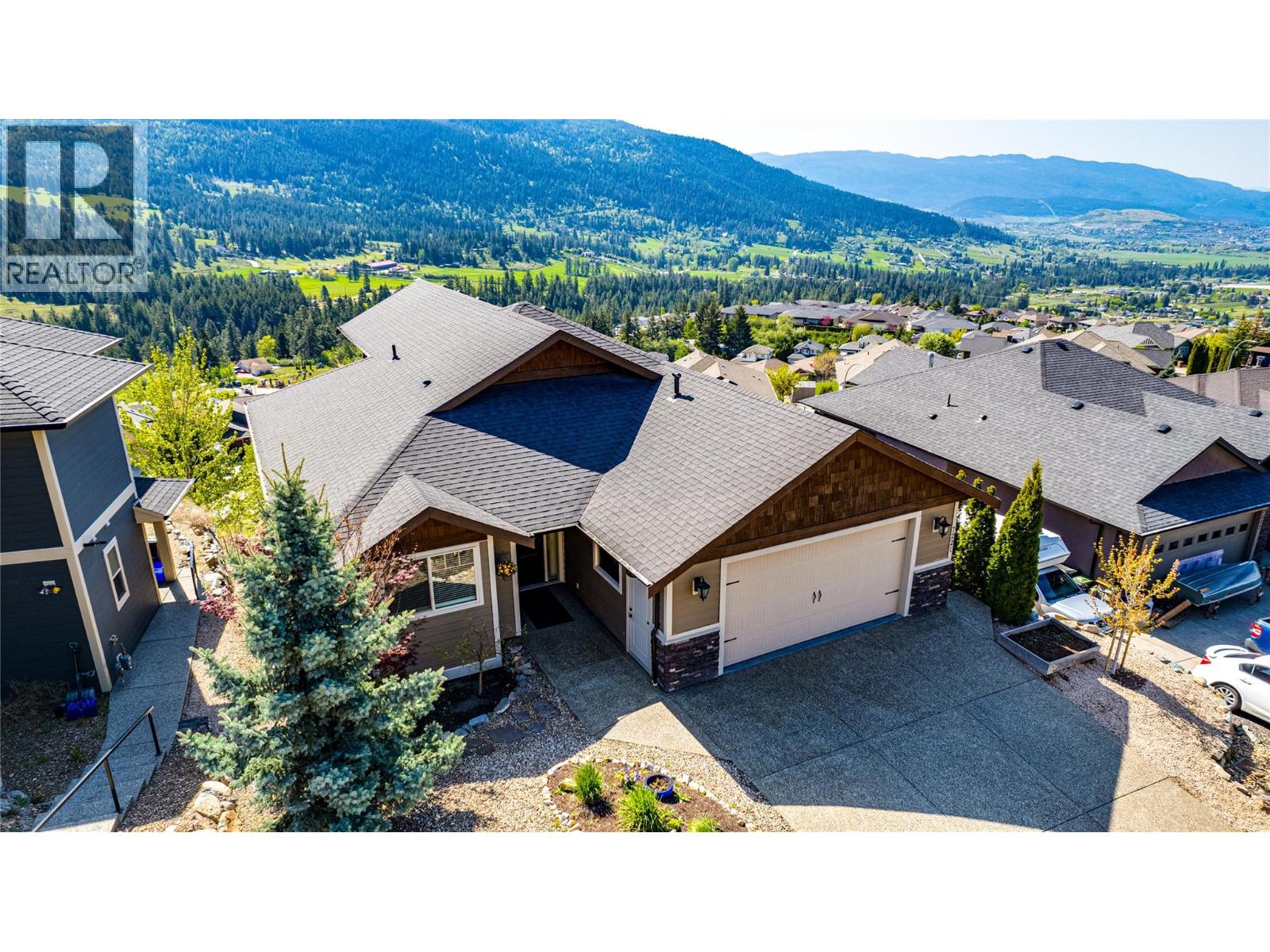 Photo 2 of 7221 Silver Ridge Drive, Vernon BC