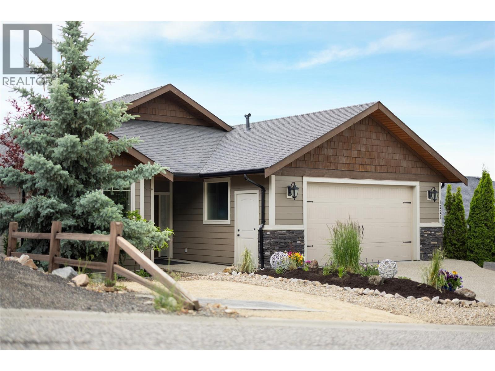 Photo 3 of 7221 Silver Ridge Drive, Vernon BC