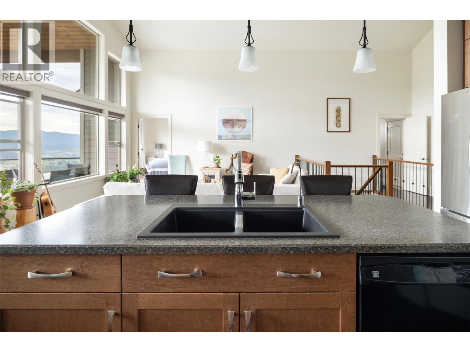 Photo 14 of 7221 Silver Ridge Drive, Vernon BC