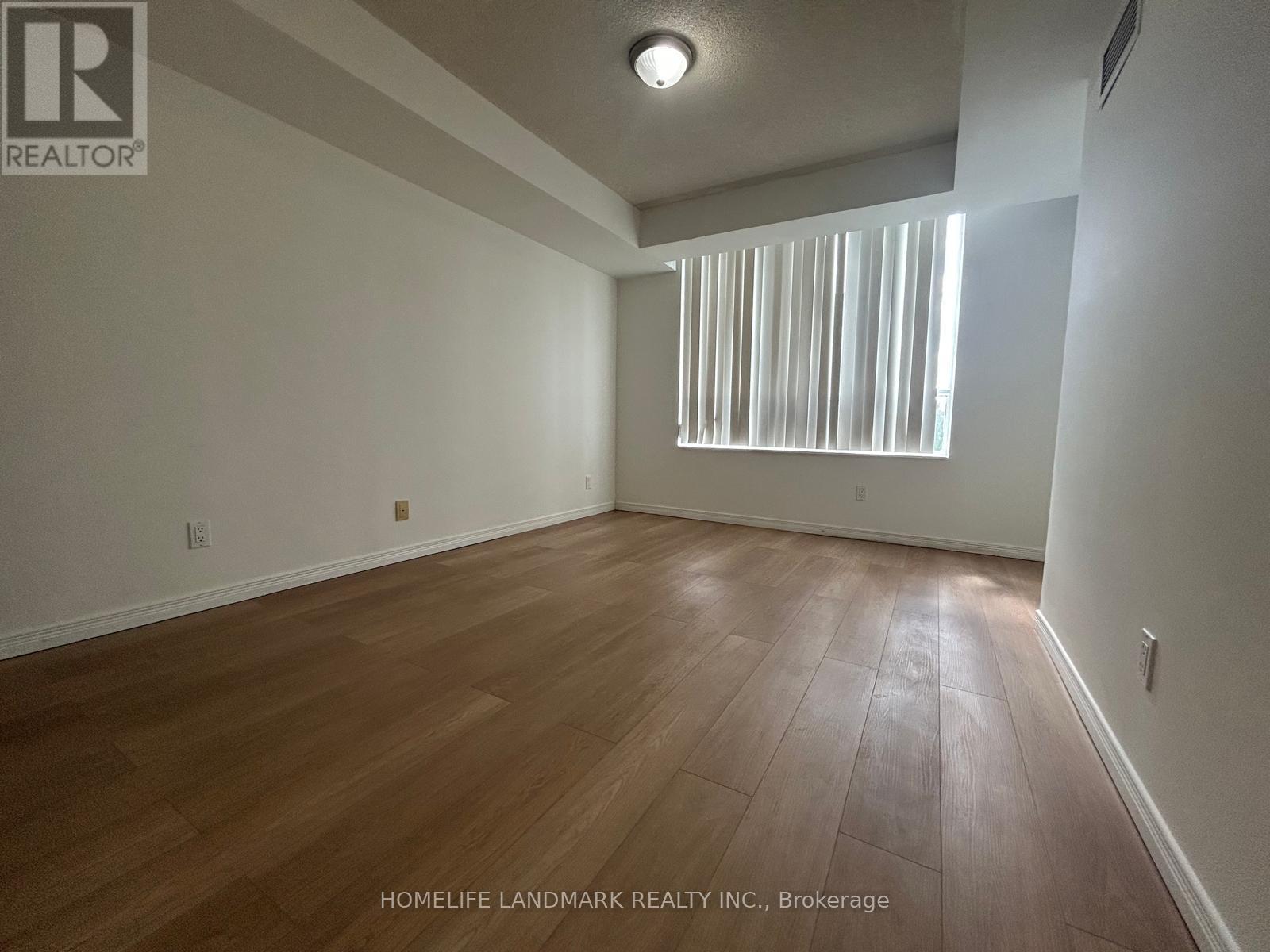Photo 10 of 502 330 Red Maple Road, Richmond Hill ON