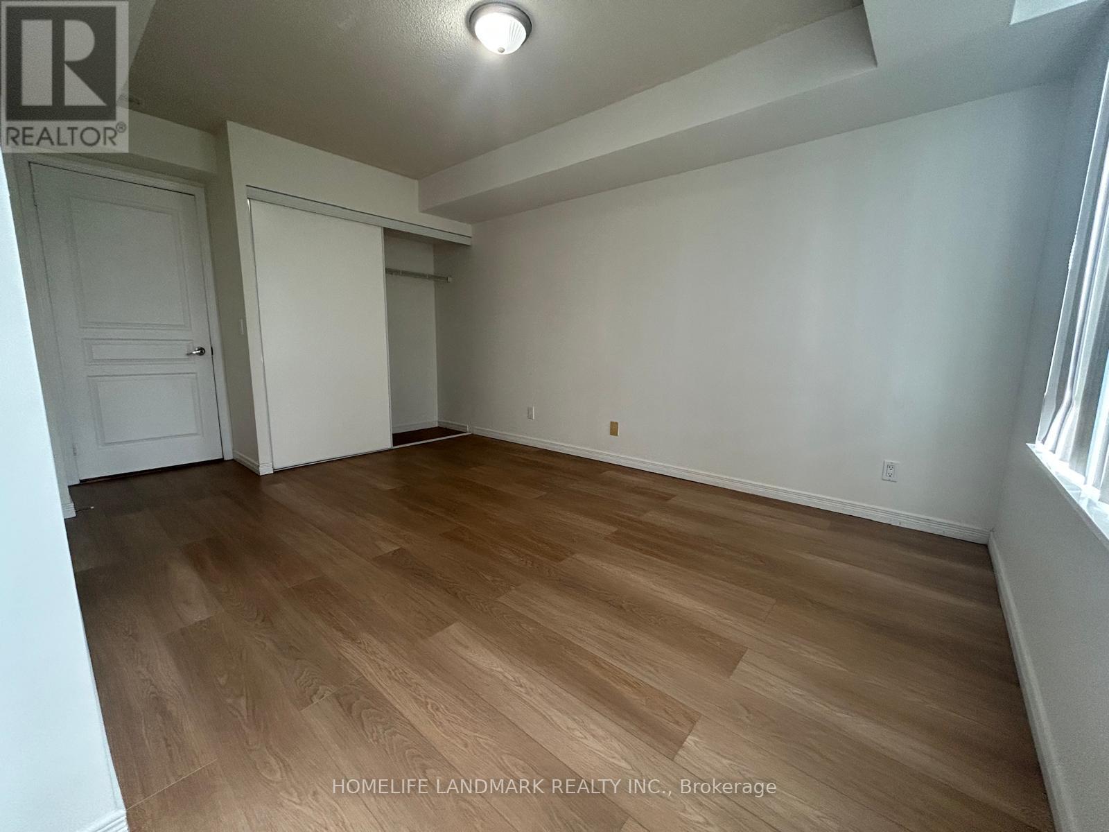 Photo 11 of 502 330 Red Maple Road, Richmond Hill ON