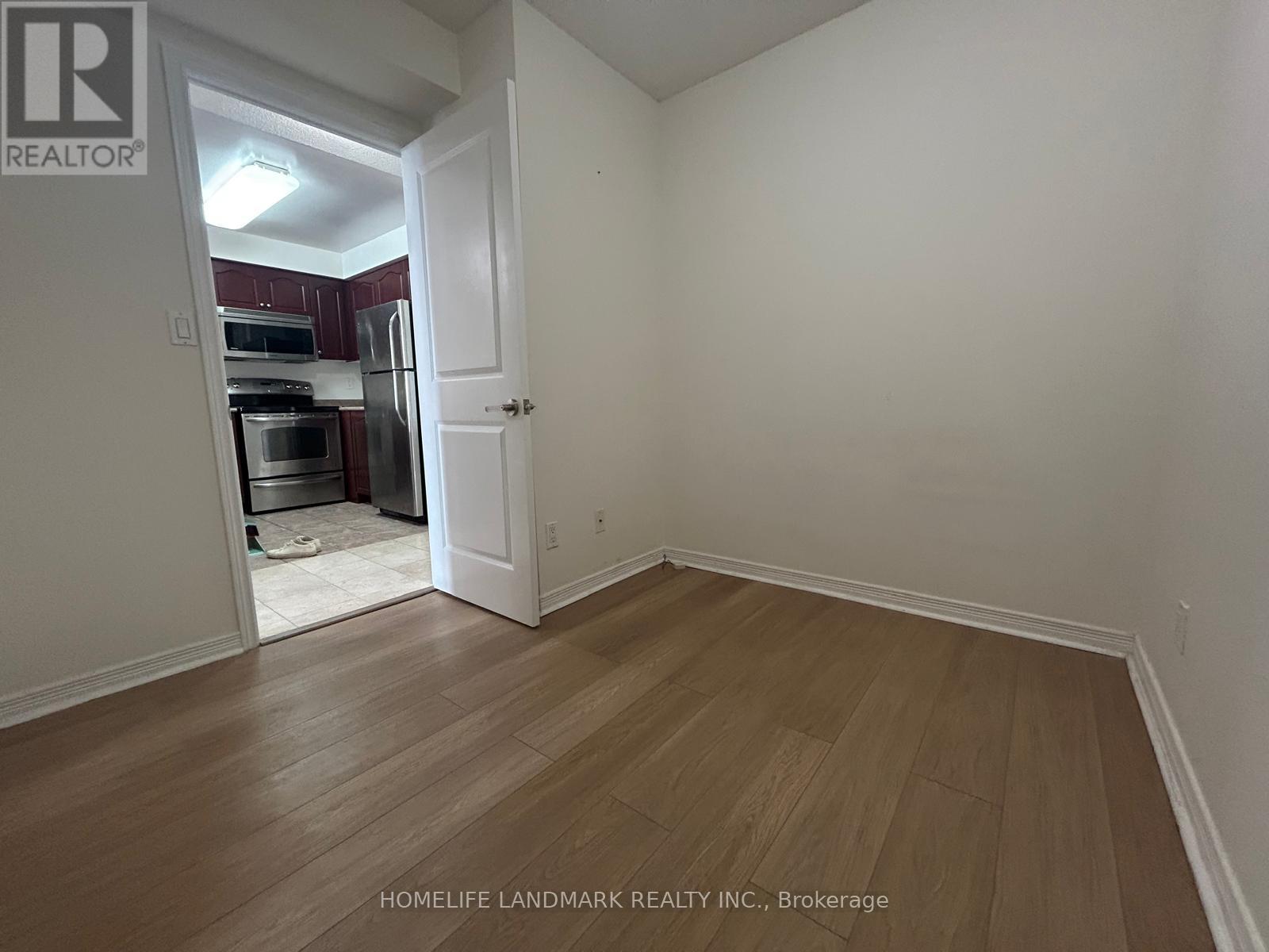 Photo 12 of 502 330 Red Maple Road, Richmond Hill ON
