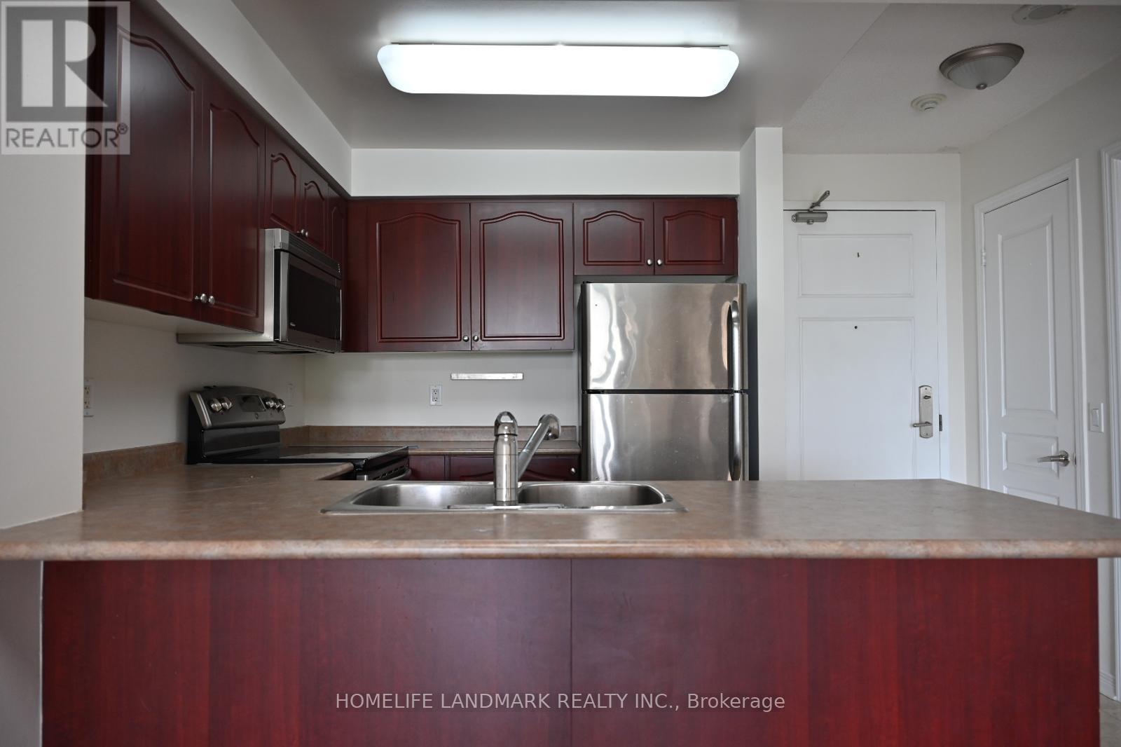 Photo 4 of 502 330 Red Maple Road, Richmond Hill ON