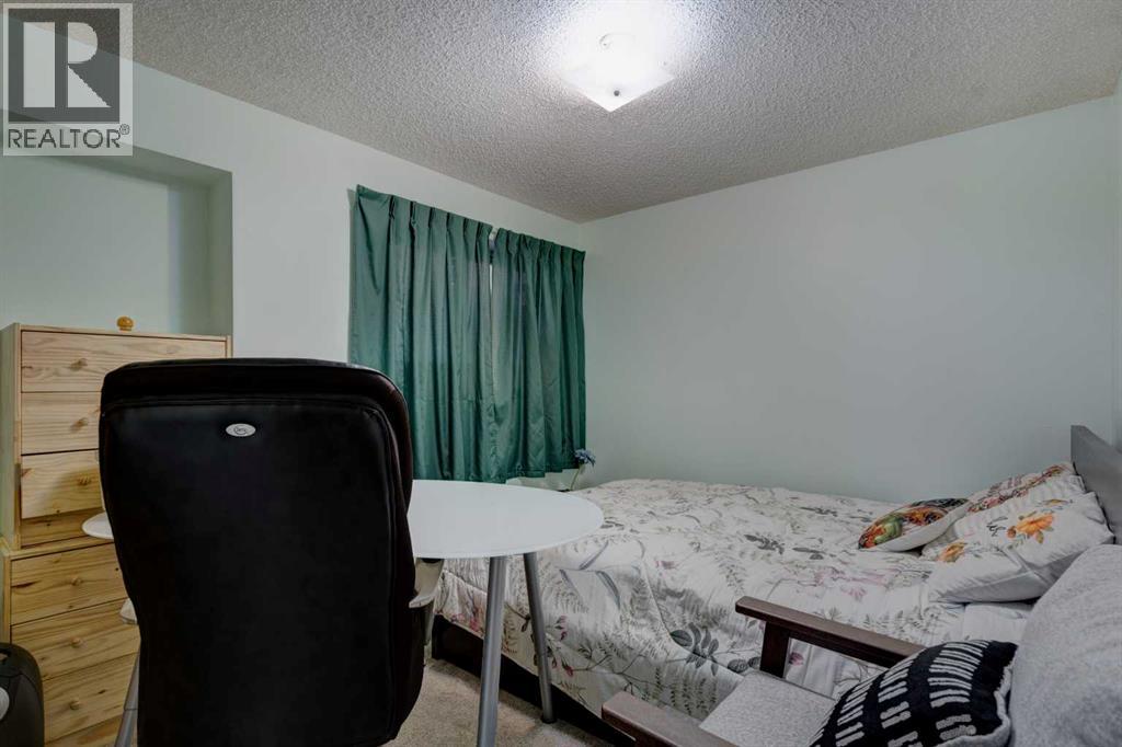 Photo 23 of 741 Ranchview Circle Nw, Calgary AB