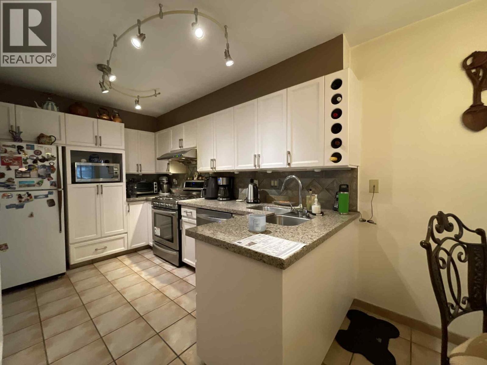Photo 6 of 20 920 Citadel Drive, Port Coquitlam BC