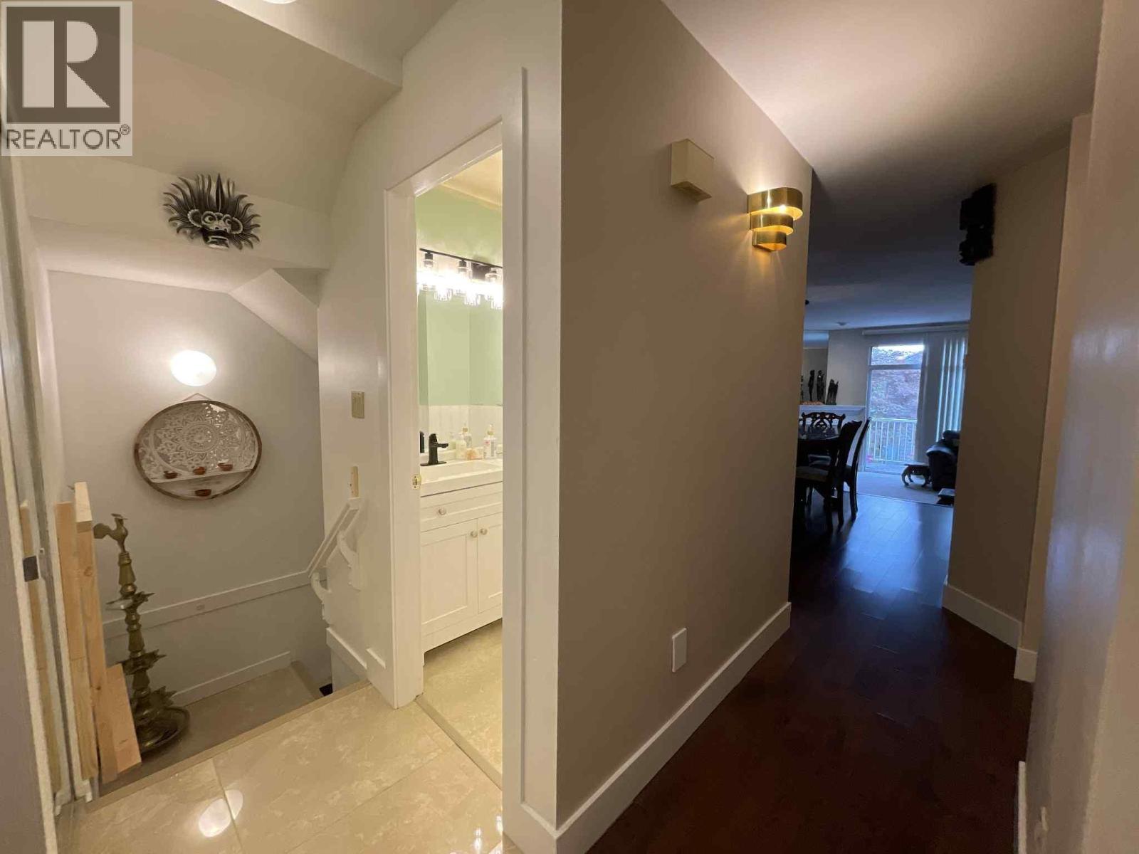 Photo 5 of 20 920 Citadel Drive, Port Coquitlam BC