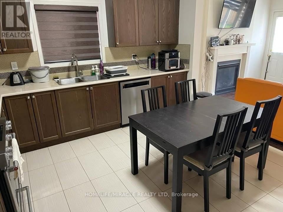 Photo 2 of 23 Cookview Drive, Brampton ON