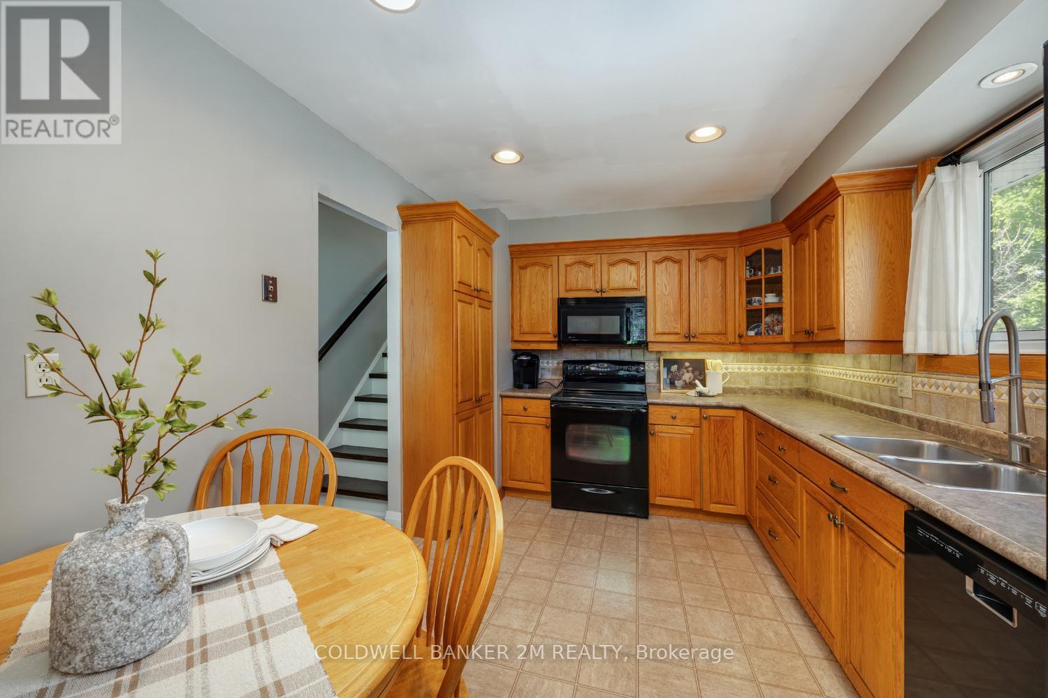 Photo 15 of 246 Harmony Road N, Oshawa ON