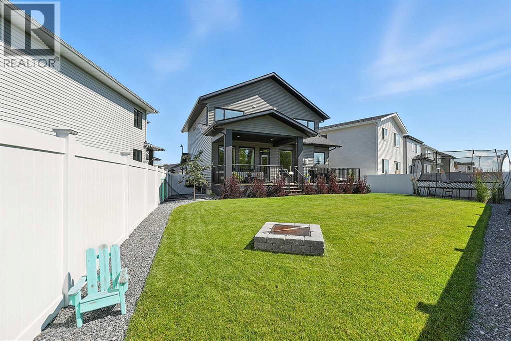 Single Family House for Sale in  Emmett Crescent Evergreen Red Deer 