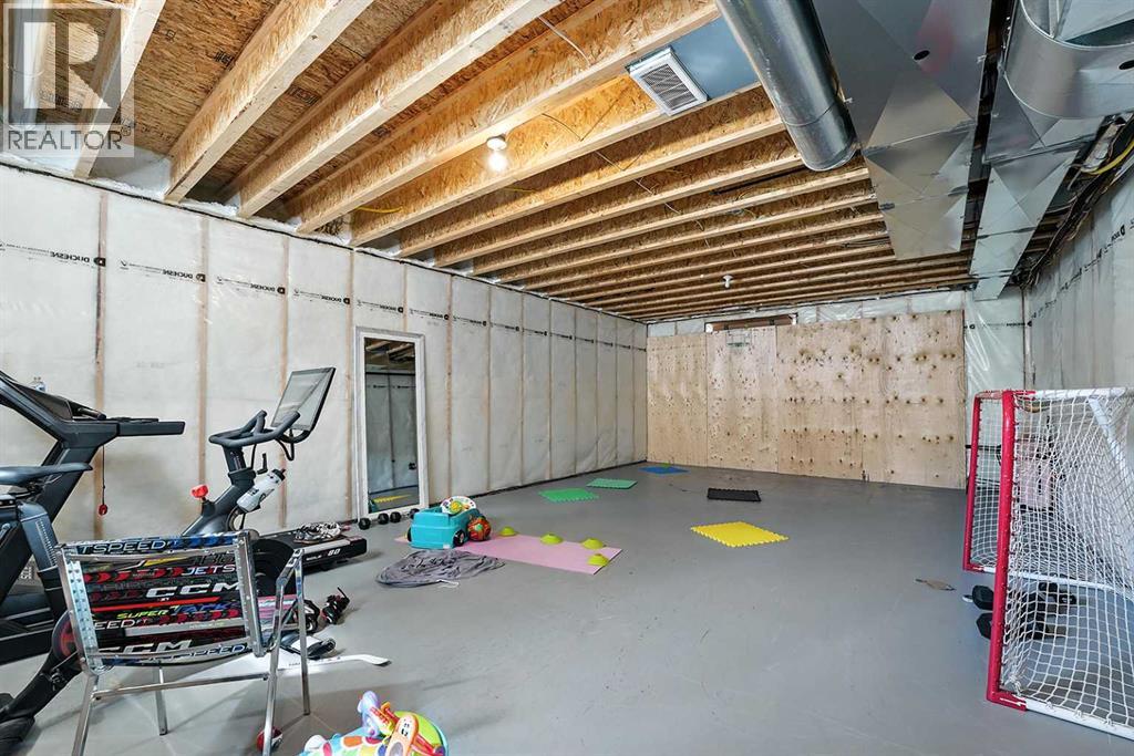 Single Family House for Sale in  Emmett Crescent Evergreen Red Deer 